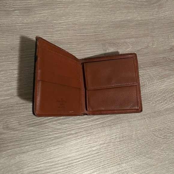 Louis Vuitton Men’s Monogram Bifold Wallet - Picture 3 of 12